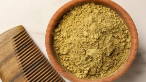 What are the different grades of henna powder available for export?